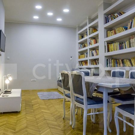 נובי סאד Downtown Apartment In Walk Zone With 3 Bedrooms And Garage מראה חיצוני תמונה