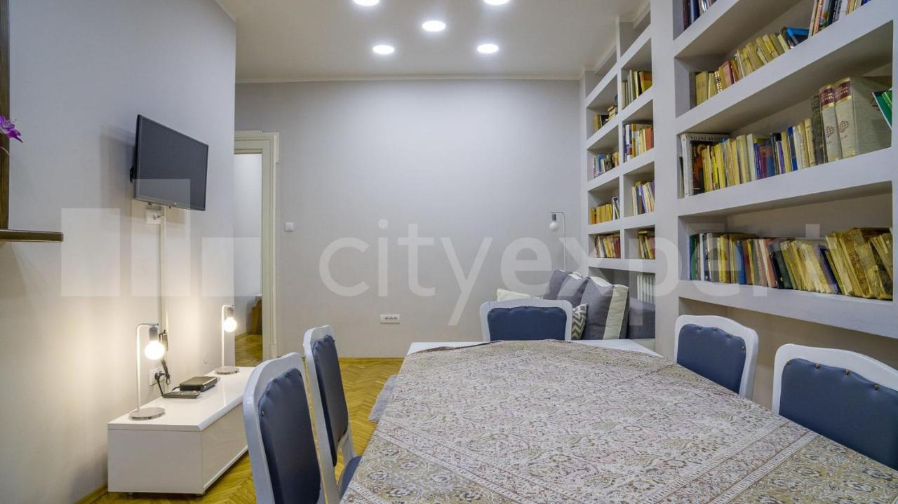 נובי סאד Downtown Apartment In Walk Zone With 3 Bedrooms And Garage מראה חיצוני תמונה
