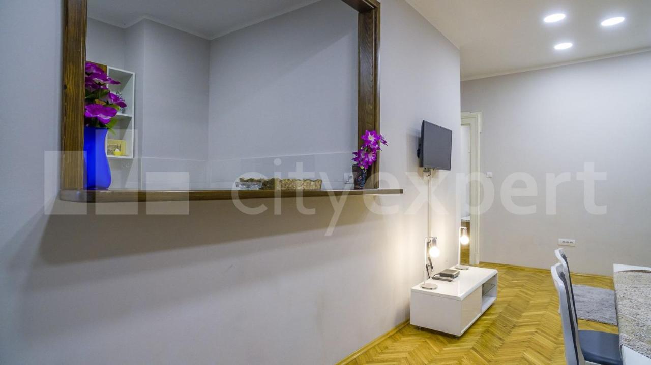 נובי סאד Downtown Apartment In Walk Zone With 3 Bedrooms And Garage מראה חיצוני תמונה